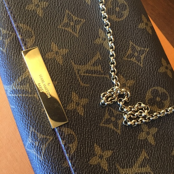 Louis Vuitton Favorite PM (Monogram) - Picture 2 of 7
